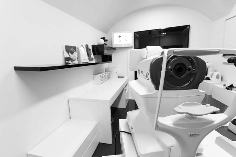 Oprema za pregled za očala in kontaktne leče